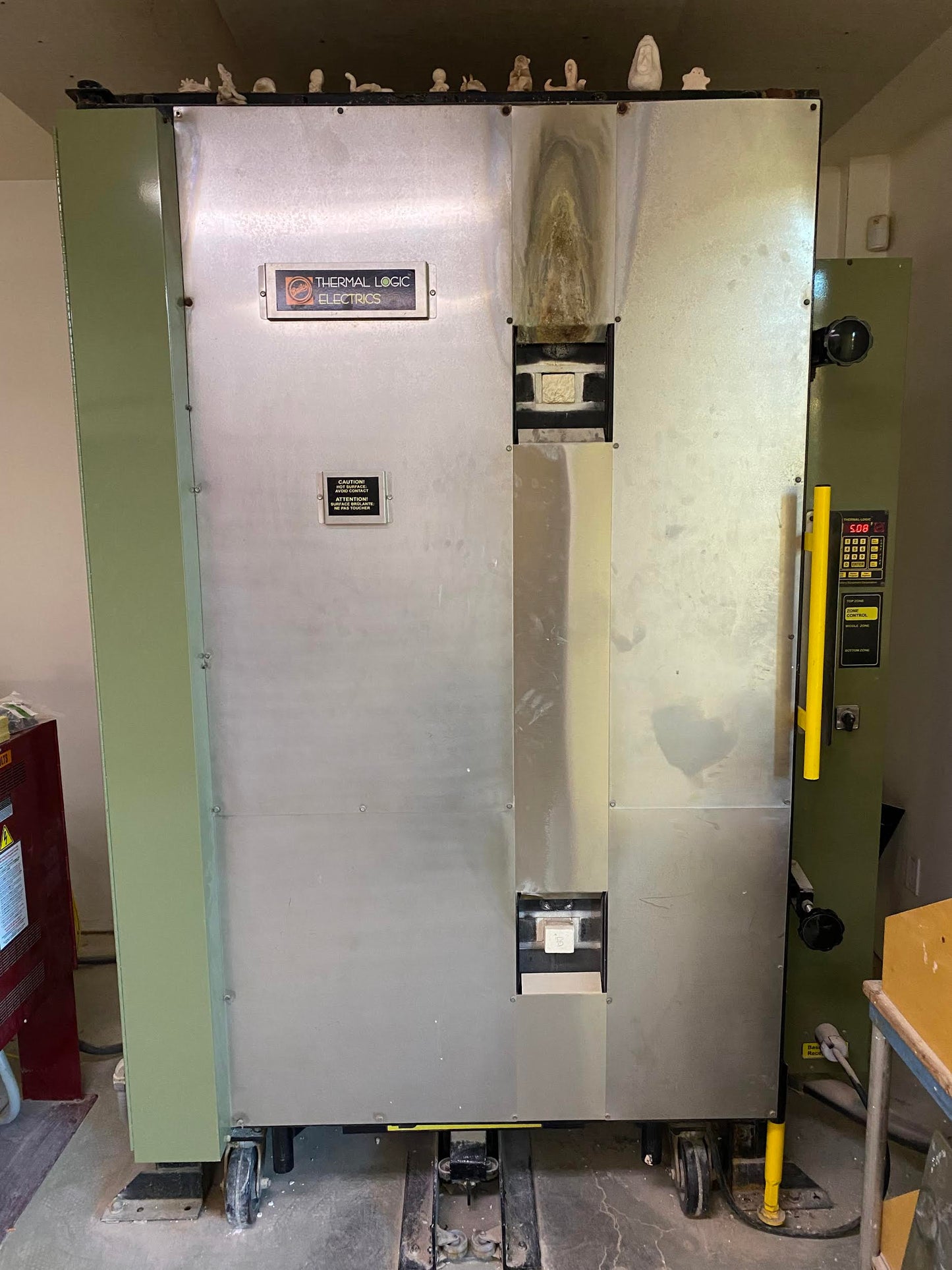 Bailey Kiln Private MID/HIGH FIRE (27" x 40" x 60")